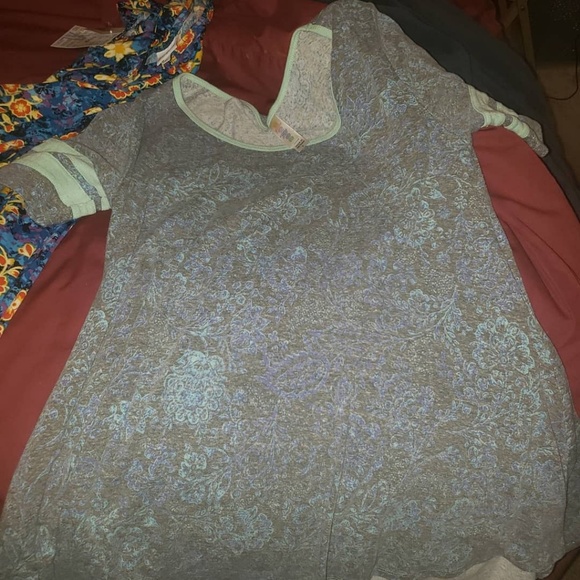 Lularoe - Picture 3 of 4